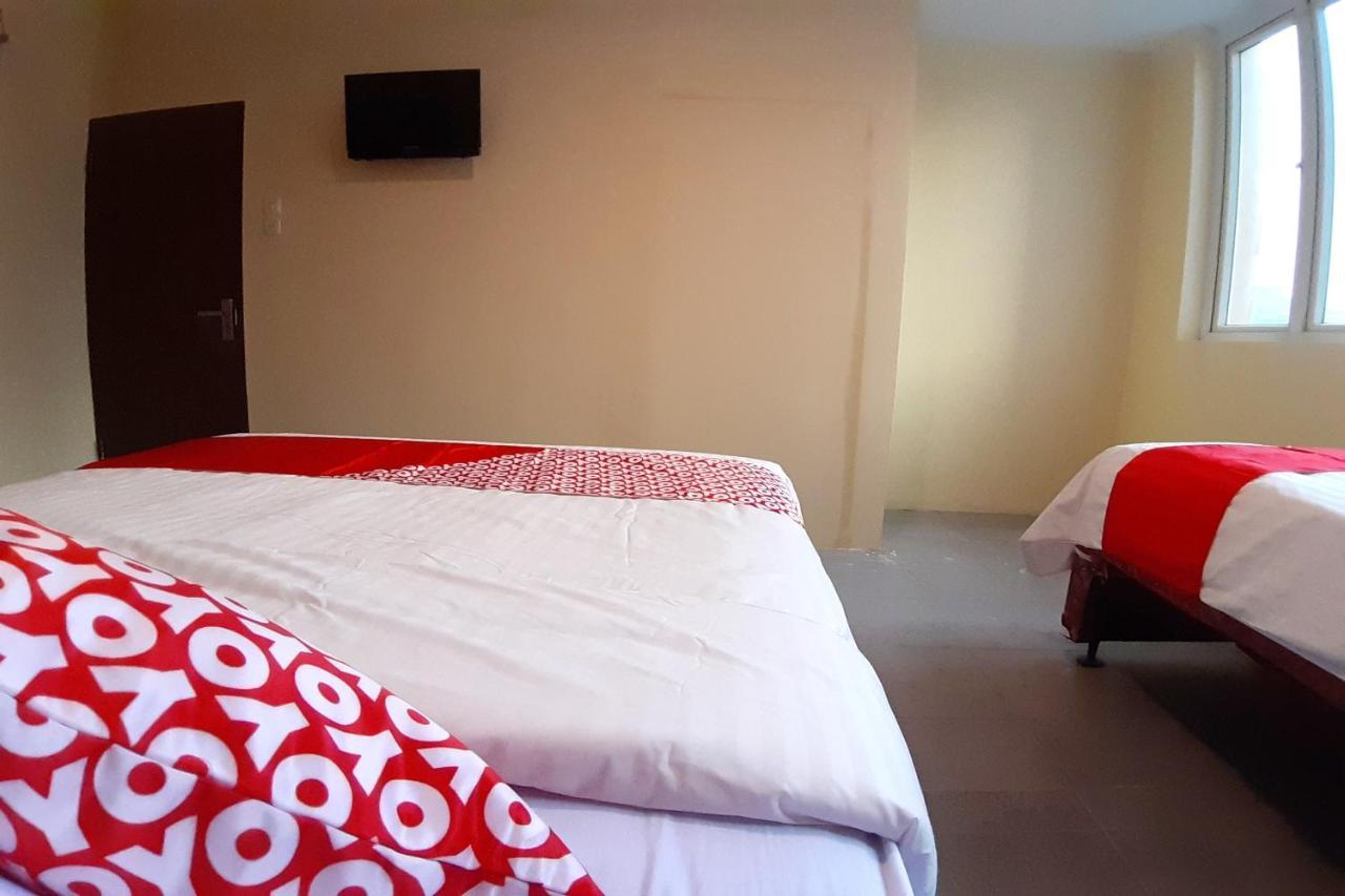 Oyo 1053 Angelyn Home Stay Medan Exterior photo