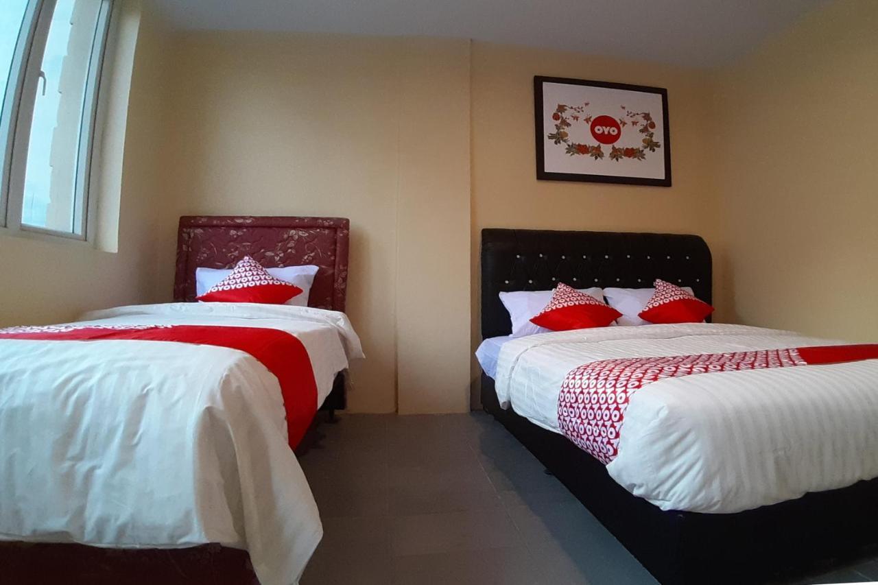 Oyo 1053 Angelyn Home Stay Medan Exterior photo