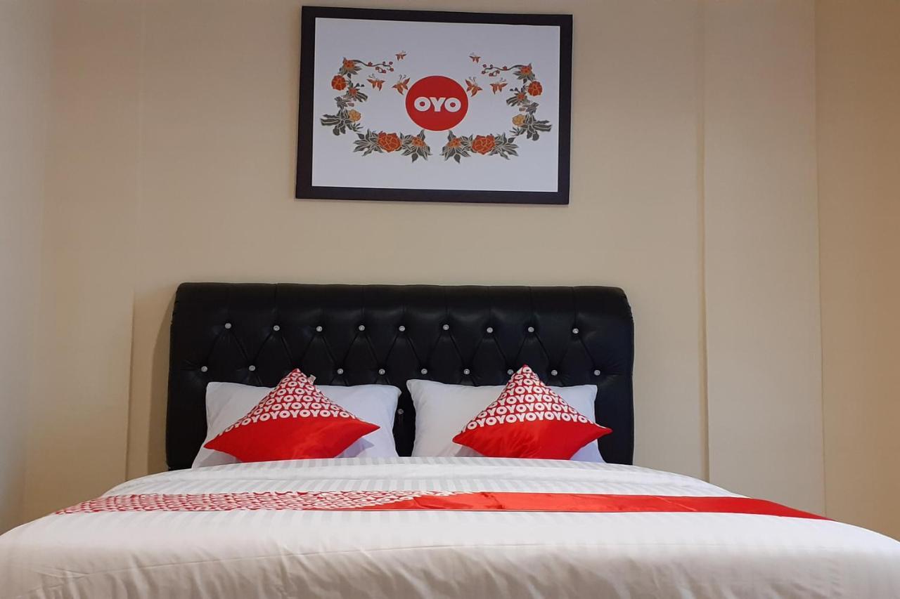 Oyo 1053 Angelyn Home Stay Medan Exterior photo
