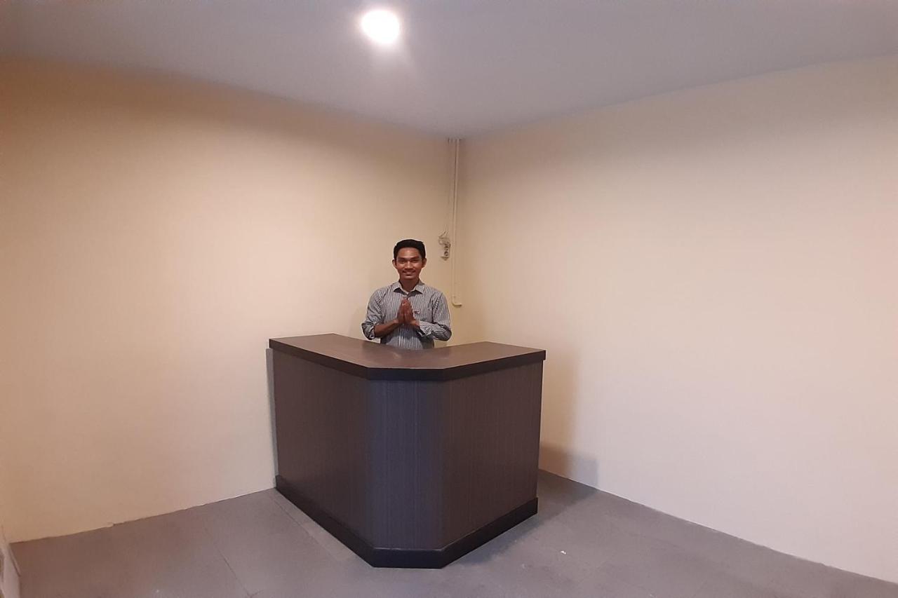 Oyo 1053 Angelyn Home Stay Medan Exterior photo